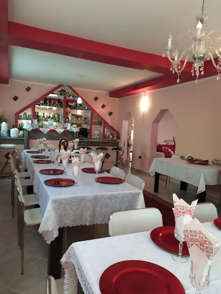Statiunea Pensiunea 3Flori De Colt酒店 外观 照片